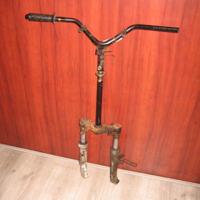 Voorvork compleet met stuur BTC/AGM R8