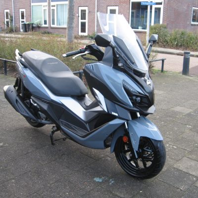 Sym Cruisym 300 motorscooter